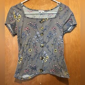 Candie's Gray Floral Cropped Top